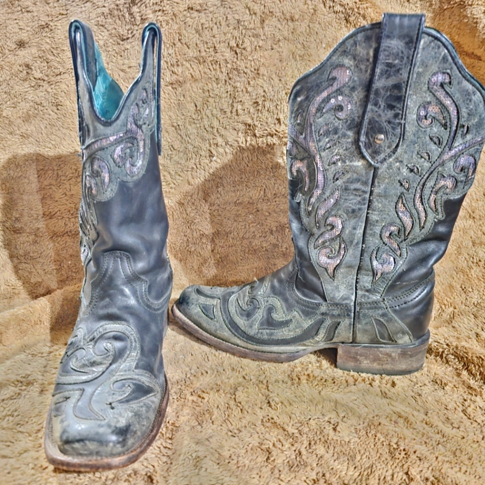 Ladies black and gray Corral boots ,snub toe, with sequin detail, size 9